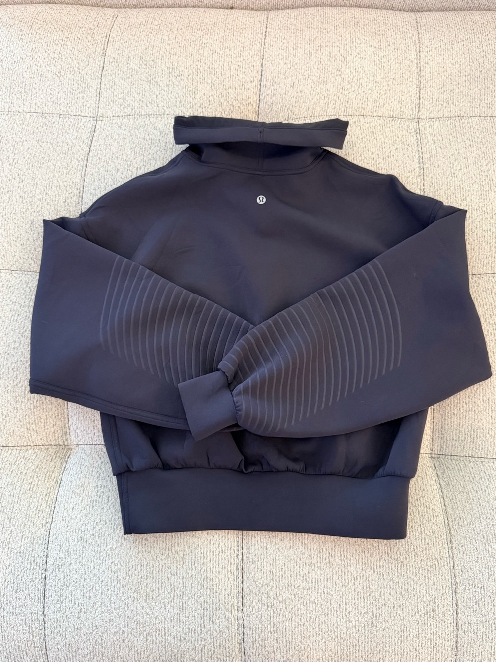 lululemon athletica Women's Black Mock Neck Pullover with Ribbed Sleeve Detail